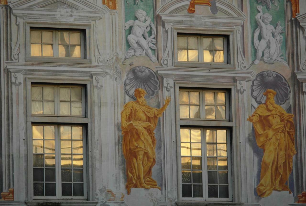 Dietro Il Teatro Modena *